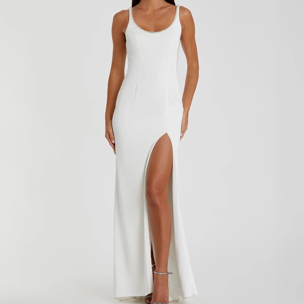 NWT MAC DUGGAL White Crystal Scoop Neckline Column Gown w/ High Slit - Sz 0